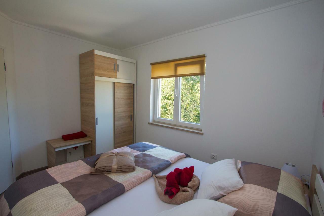 Apartment Krista Tinjan מראה חיצוני תמונה